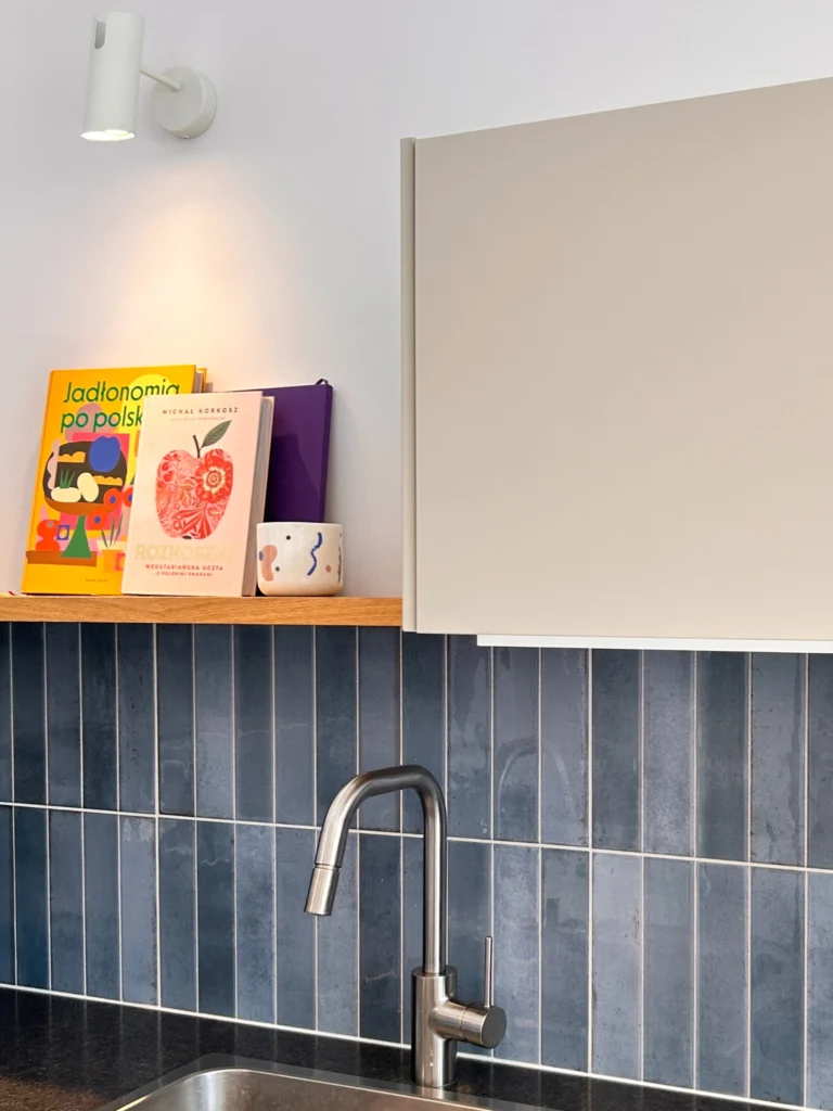 Opening up a 1970s kitchen detail 6